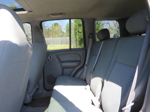Used 2005 Jeep Liberty Limited image 9