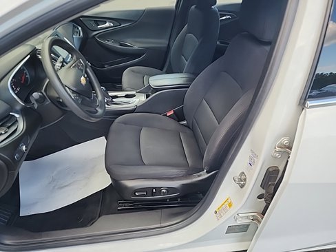 Used 2017 Chevrolet Malibu LT image 54