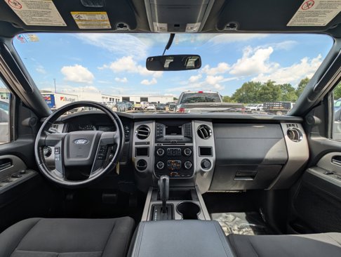 Used 2017 Ford Expedition XLT image 12