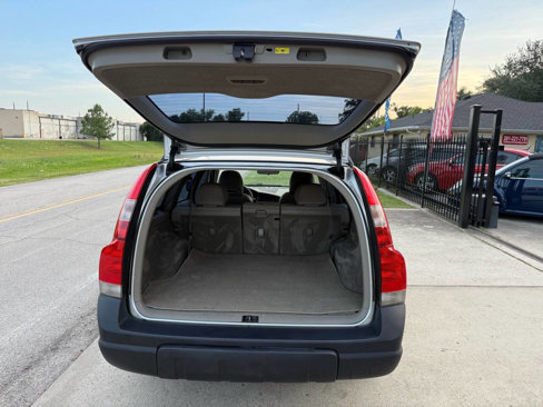 Used 2004 Volvo XC70 image 24