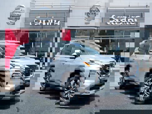 Used 2021 Nissan Rogue SV image 1