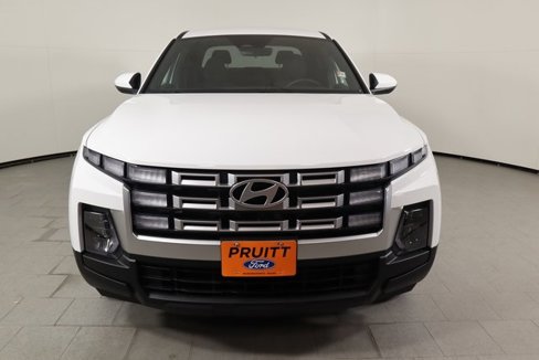 Used 2025 Hyundai Santa Cruz SE image 2