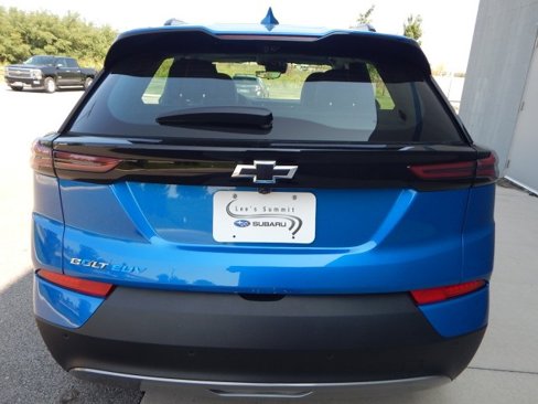 Used 2022 Chevrolet Bolt EUV Premier w/ Sun & Sound Package image 3