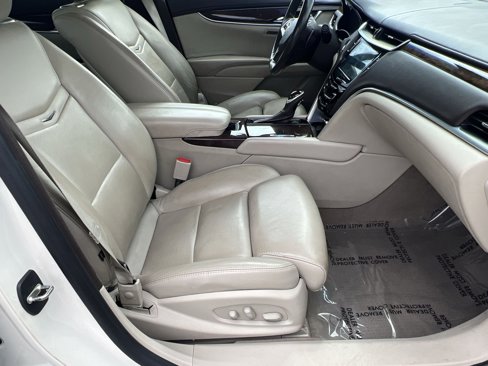 Used 2013 Cadillac XTS Premium image 30