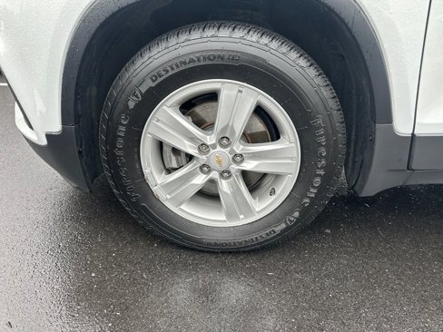 Used 2020 Chevrolet Trax LS w/ Tint and Cruise Package image 12