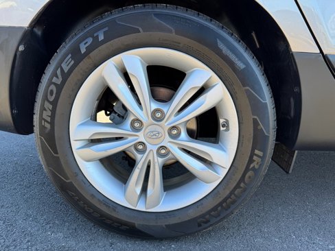 Used 2013 Hyundai Tucson GLS image 12