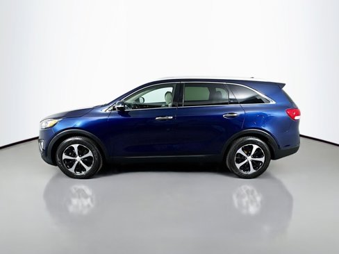 Used 2017 Kia Sorento EX image 2