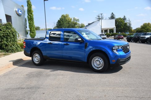 New 2025 Ford Maverick XL image 8
