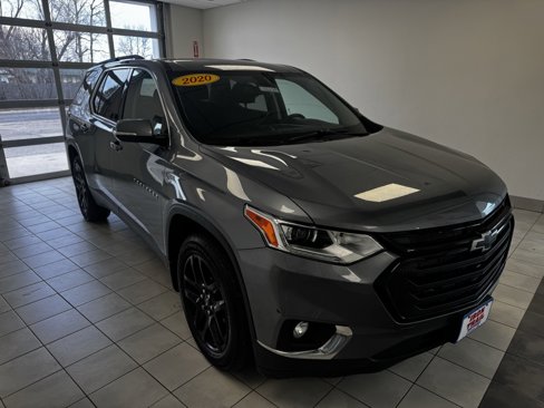 Used 2020 Chevrolet Traverse LT image 2
