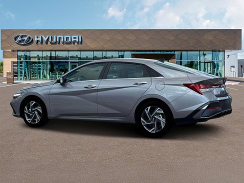 New 2025 Hyundai Elantra SEL image 4