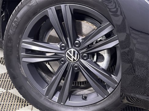 Used 2024 Volkswagen Jetta SE w/ Panoramic Sunroof Package image 10