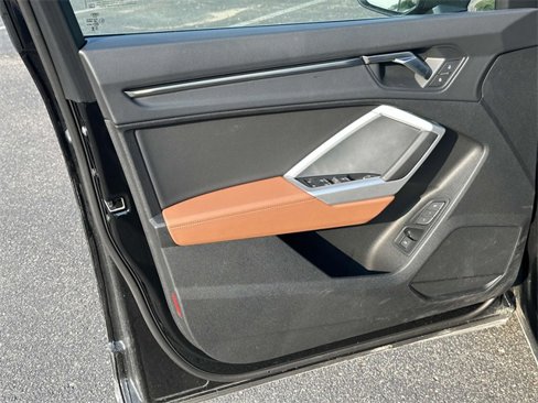 Certified 2025 Audi Q3 2.0T Premium image 20
