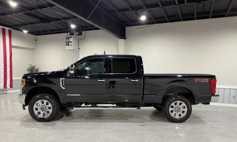Used 2019 Ford F250 Lariat w/ Chrome Package image 2
