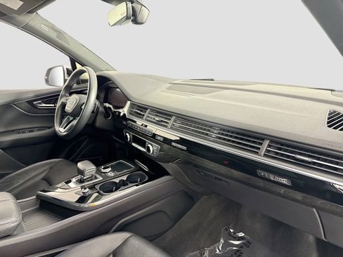 Used 2019 Audi Q7 3.0T Prestige image 32