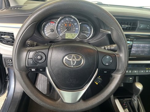 Used 2015 Toyota Corolla LE image 14