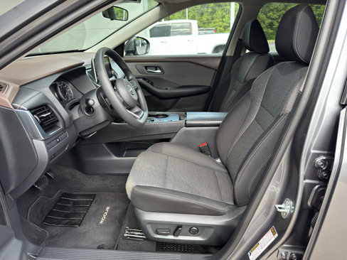 Used 2023 Nissan Rogue SV image 11