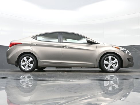 Used 2013 Hyundai Elantra GLS image 22