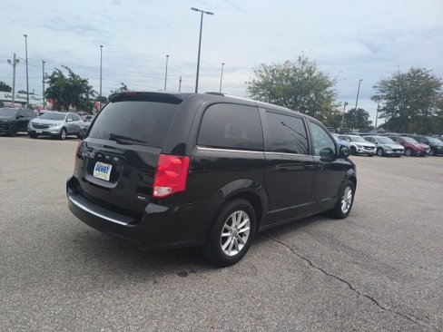Used 2020 Dodge Grand Caravan SXT image 5