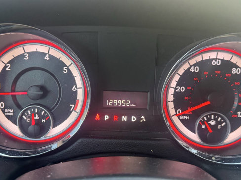 Used 2014 Dodge Grand Caravan SXT image 2