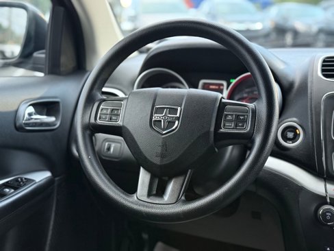 Used 2020 Dodge Journey SE image 39