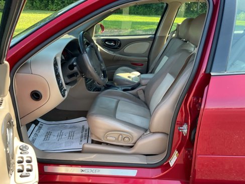 Used 2005 Pontiac Bonneville GXP image 24