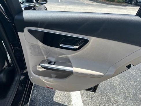 Used 2025 Mercedes-Benz C 300 Sedan image 31