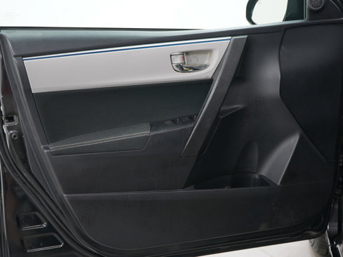 Used 2016 Toyota Corolla LE image 18