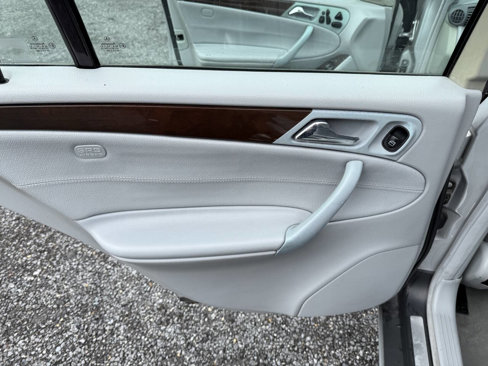 Used 2002 Mercedes-Benz C 320 Sedan image 17