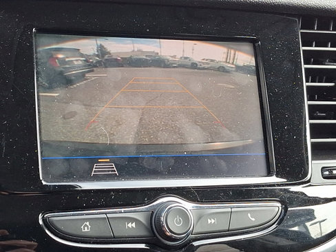 Certified 2022 Buick Encore Preferred image 17