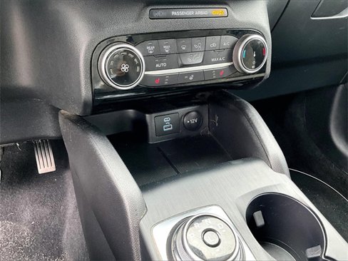 Used 2022 Ford Escape SE w/ Cold Weather Package image 27
