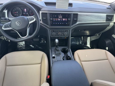 Certified 2020 Volkswagen Atlas Cross Sport SE w/ Panoramic Sunroof Package image 13