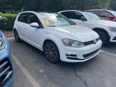 Used 2016 Volkswagen Golf SE image 3