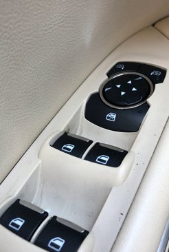 Used 2013 Lincoln MKZ image 18