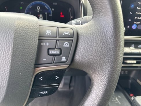 Used 2025 Toyota Camry LE image 18