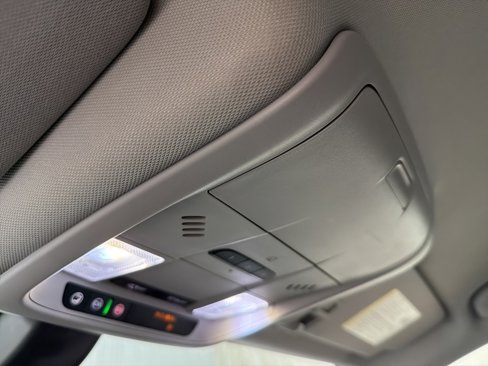 Used 2019 Chevrolet Equinox Premier image 32