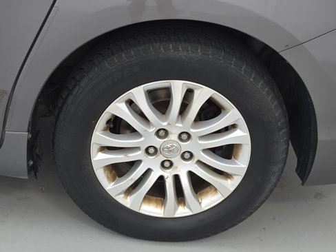 Used 2014 Toyota Sienna XLE image 33