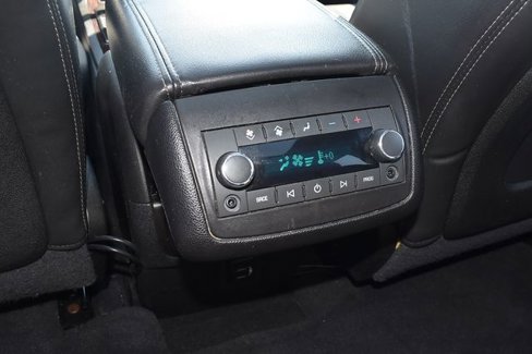 Used 2017 Chevrolet Traverse Premier image 9