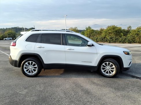 Certified 2019 Jeep Cherokee Latitude w/ Cold Weather Group image 22