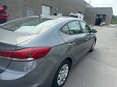 Used 2017 Hyundai Elantra SE image 8
