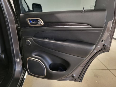 Used 2015 Jeep Grand Cherokee Summit image 27
