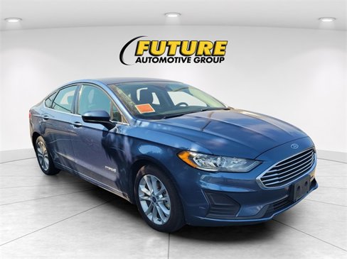 Used 2019 Ford Fusion SE image 1