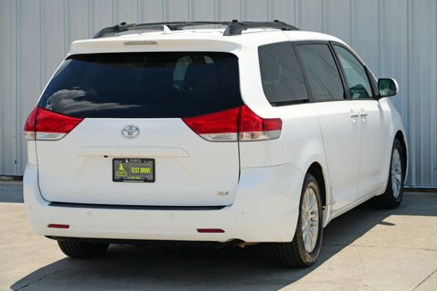 Used 2011 Toyota Sienna XLE image 50