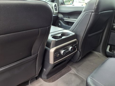 Used 2021 Ford Expedition XLT image 16