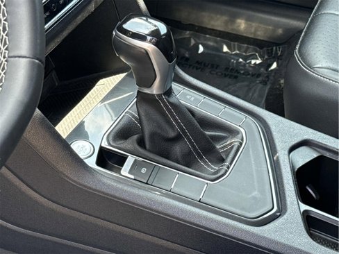 Used 2022 Volkswagen Tiguan SE image 17