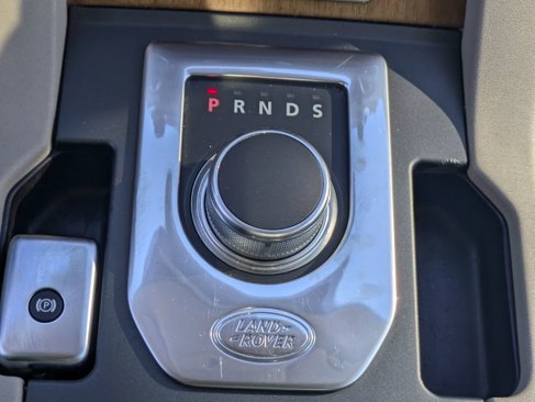 Used 2016 Land Rover LR4 HSE image 15