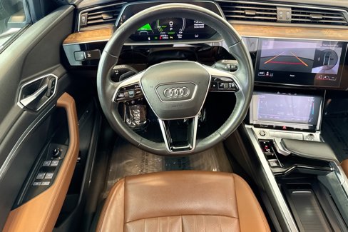 Used 2023 Audi e-tron Premium Plus w/ Premium Plus Package image 21