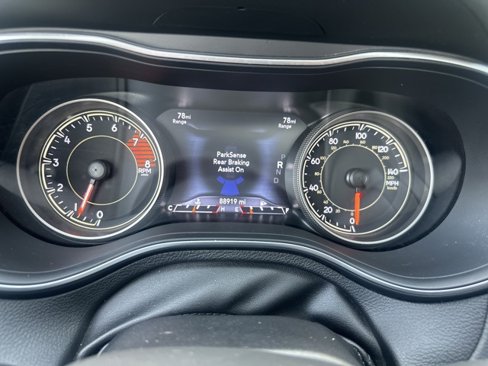 Used 2020 Jeep Cherokee Limited image 31