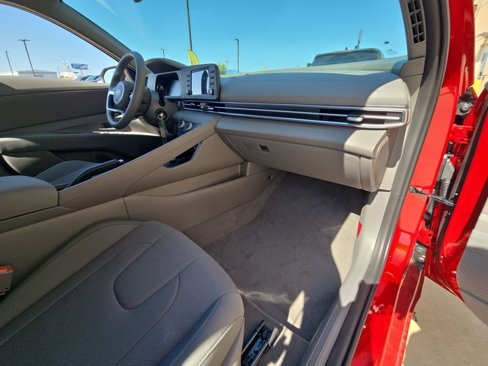 New 2025 Hyundai Elantra SE image 24