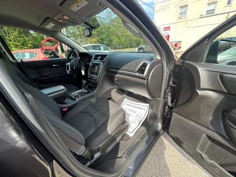 Used 2014 GMC Acadia SLE image 9