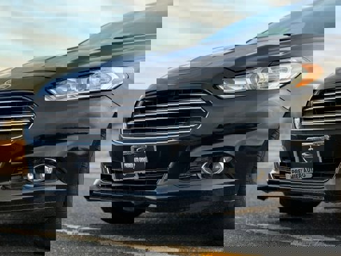 Used 2014 Ford Fusion Titanium image 2